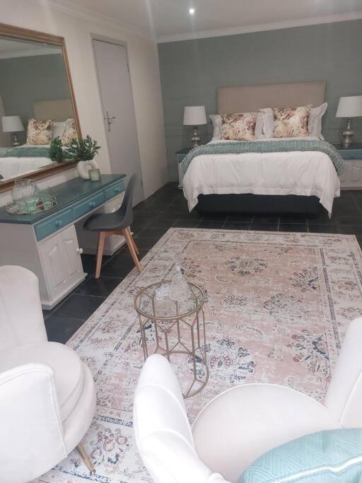 Hide Away On 21 Appartement Mosselbaai Buitenkant foto